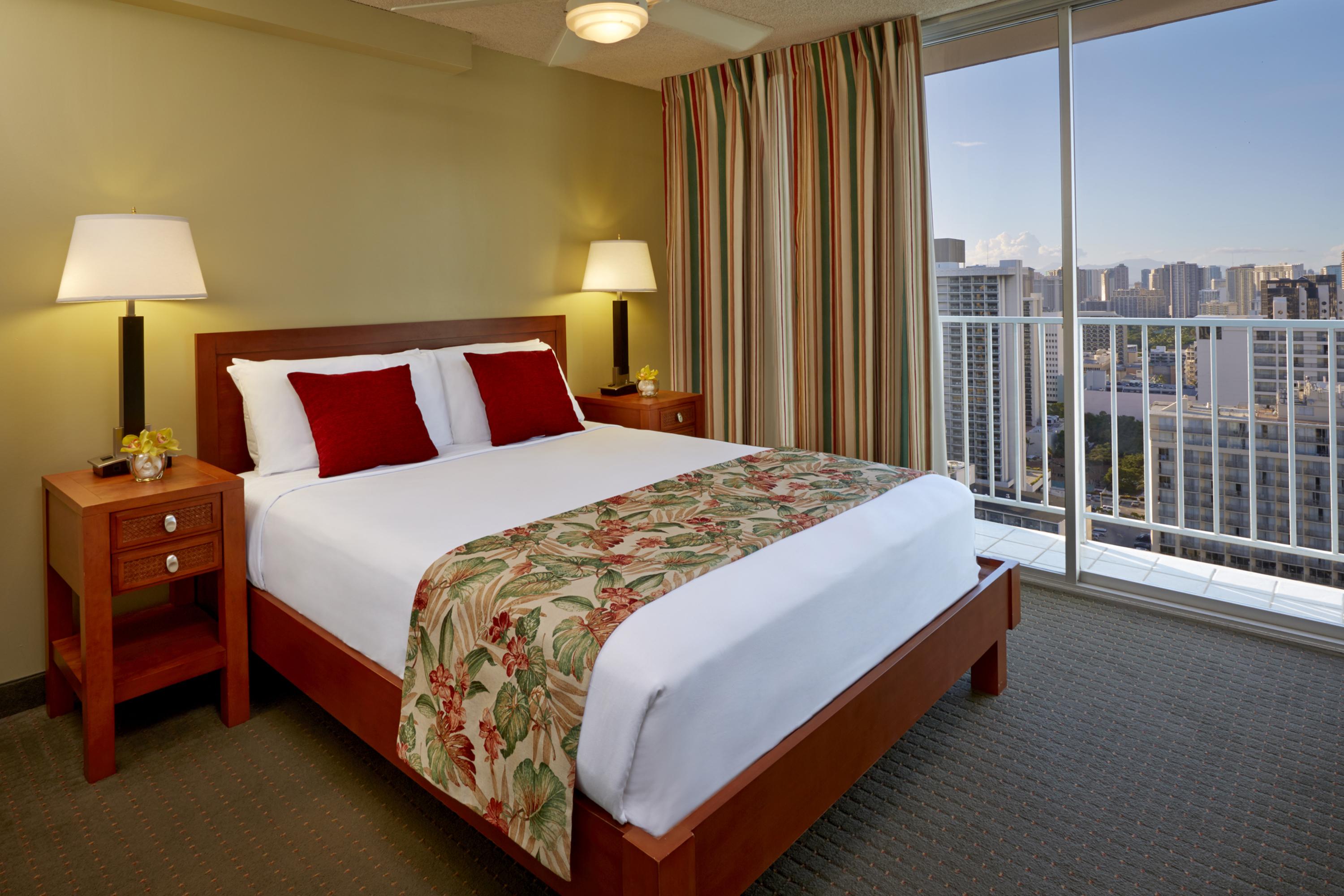 Partial Ocean View One Bedroom Suite with One Queen Bed,1559400013:JPEG