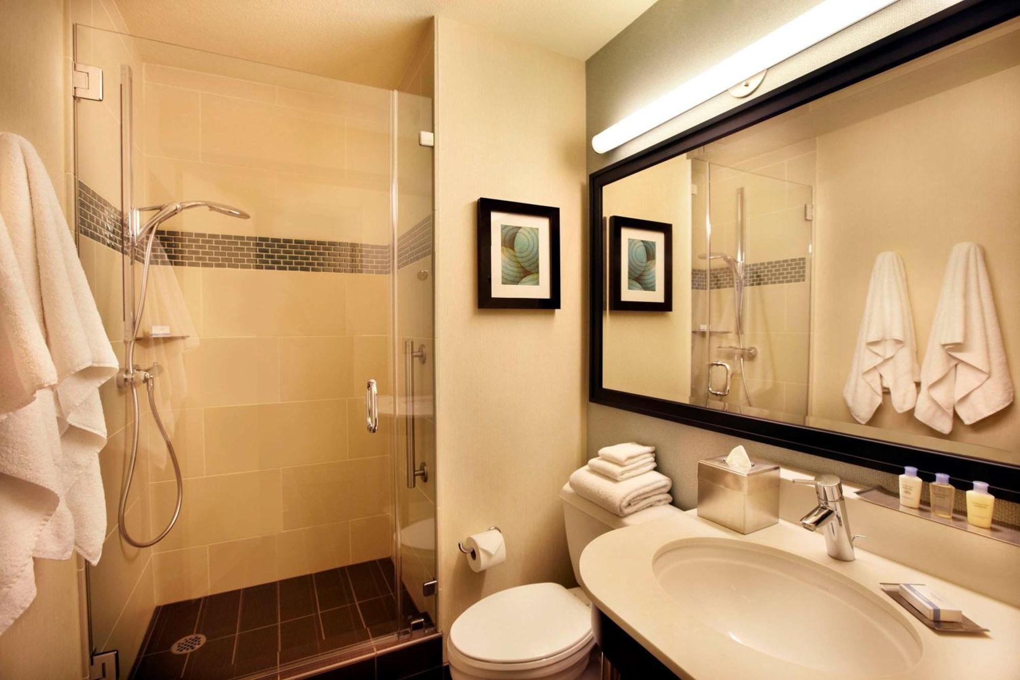 King Room with City View - Disability Access