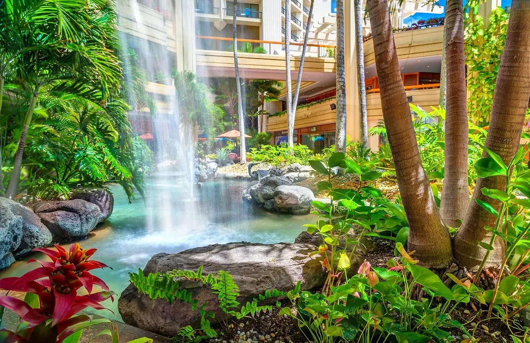 Hyatt Regency Waikiki Beach Resort & Spa-1