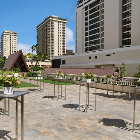 Outrigger Reef Waikiki Beach Resort-3