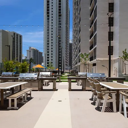 Elevated Waikiki Retreat With Pool & Beach Access-3